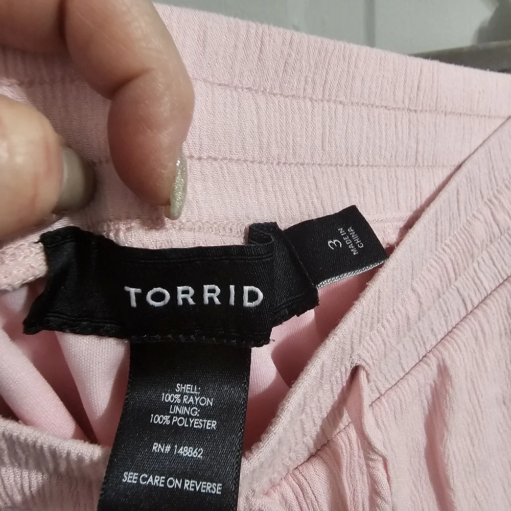 Torrid 3.5 Inch Pull-On Gauze Mid-Rise Short - Picture 7 of 10